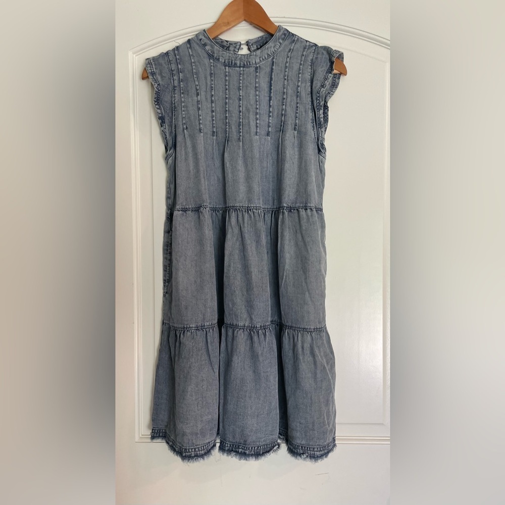 Velvet Heart Shelly Sleeveless Tiered Babydoll Light Wash Denim Dress